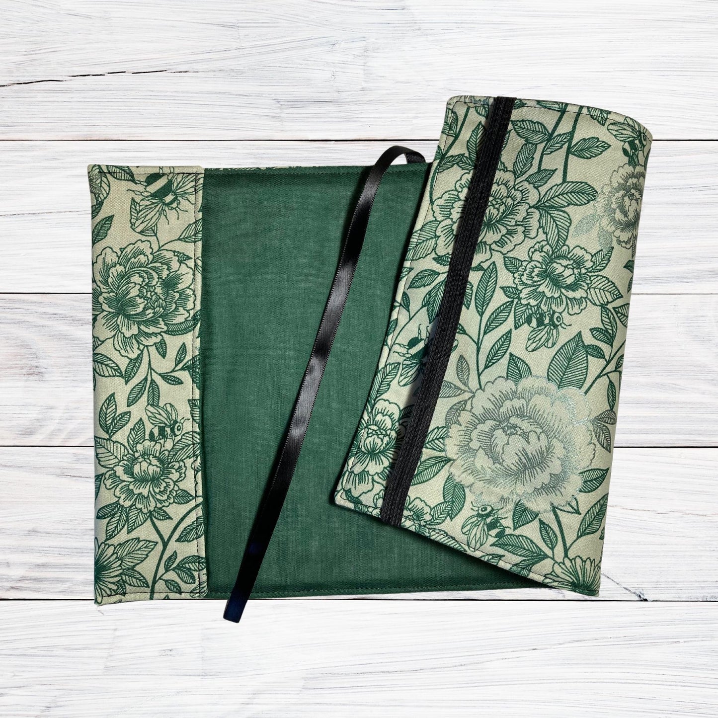 Green Floral with Bees - Adjustable Book Cover