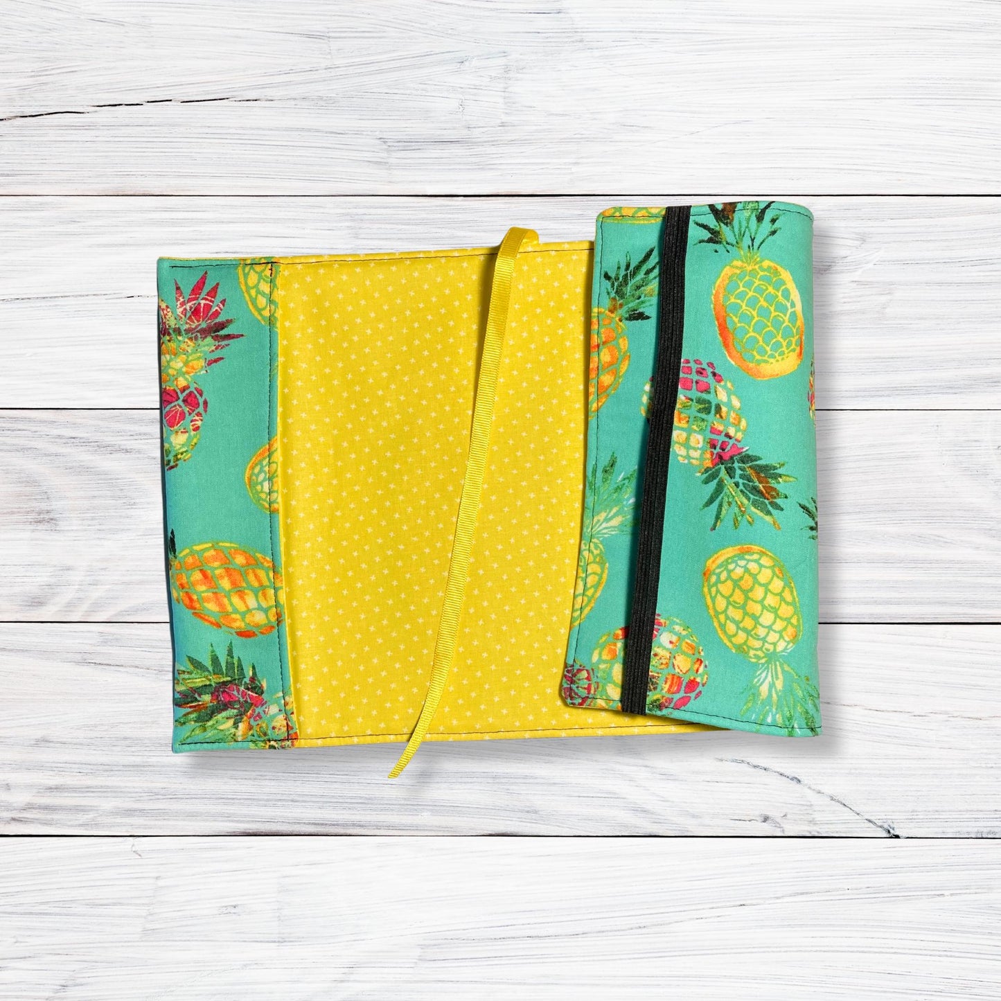 Pineapples - Adjustable Book Cover