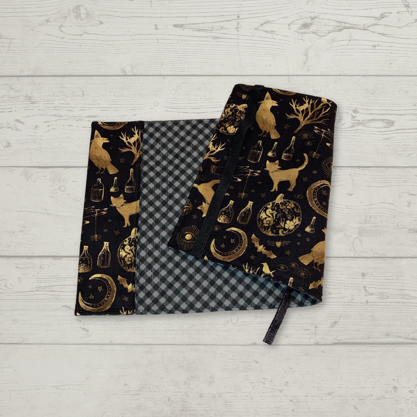 Adjustable Book Cover - Witchy Vibes