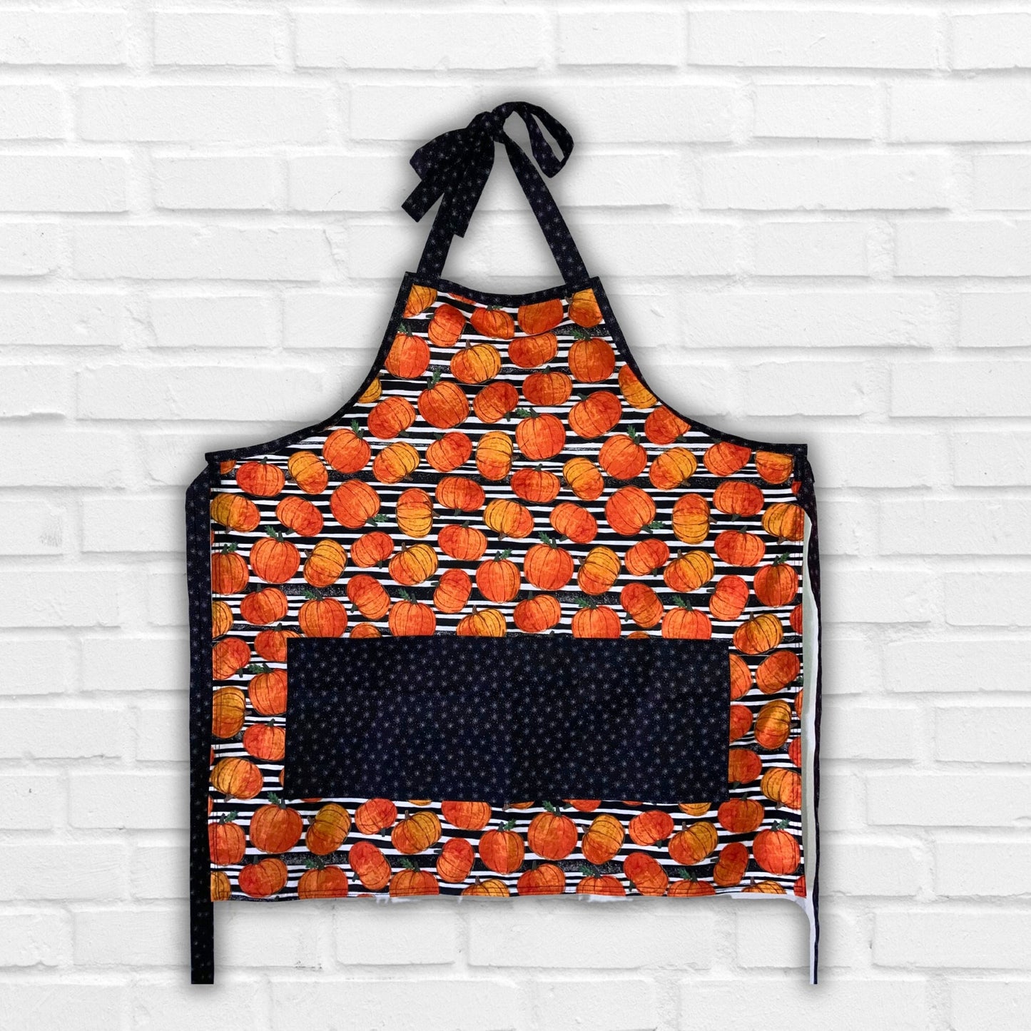 Pumpkins and Stripes Apron Halloween Vibes - Black Pockets