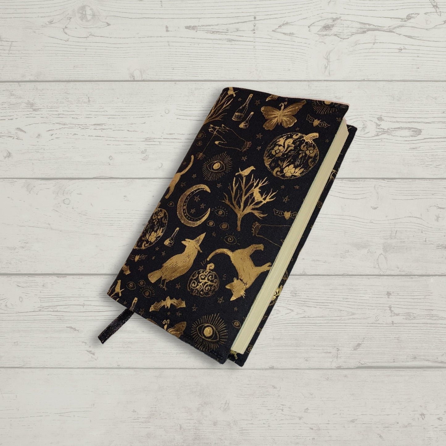 Adjustable Book Cover - Witchy Vibes